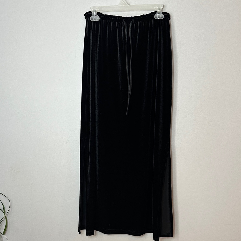 Elegant Black Maxi Velvet Skirt size M